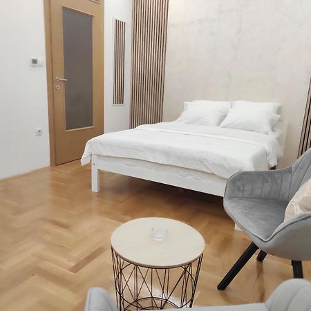 Studio Apartman Lukavica Сараево Экстерьер фото