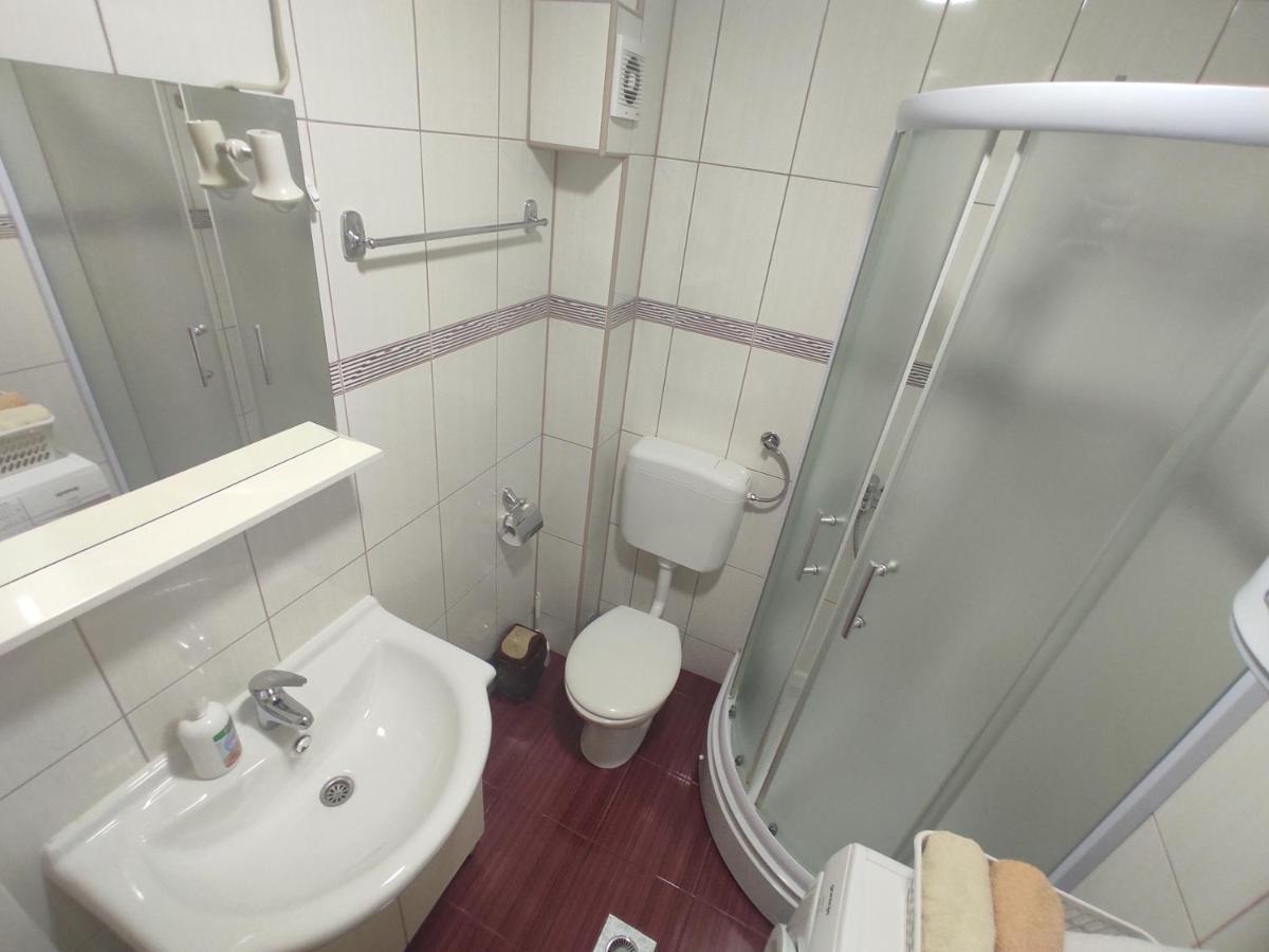 Studio Apartman Lukavica Сараево Экстерьер фото